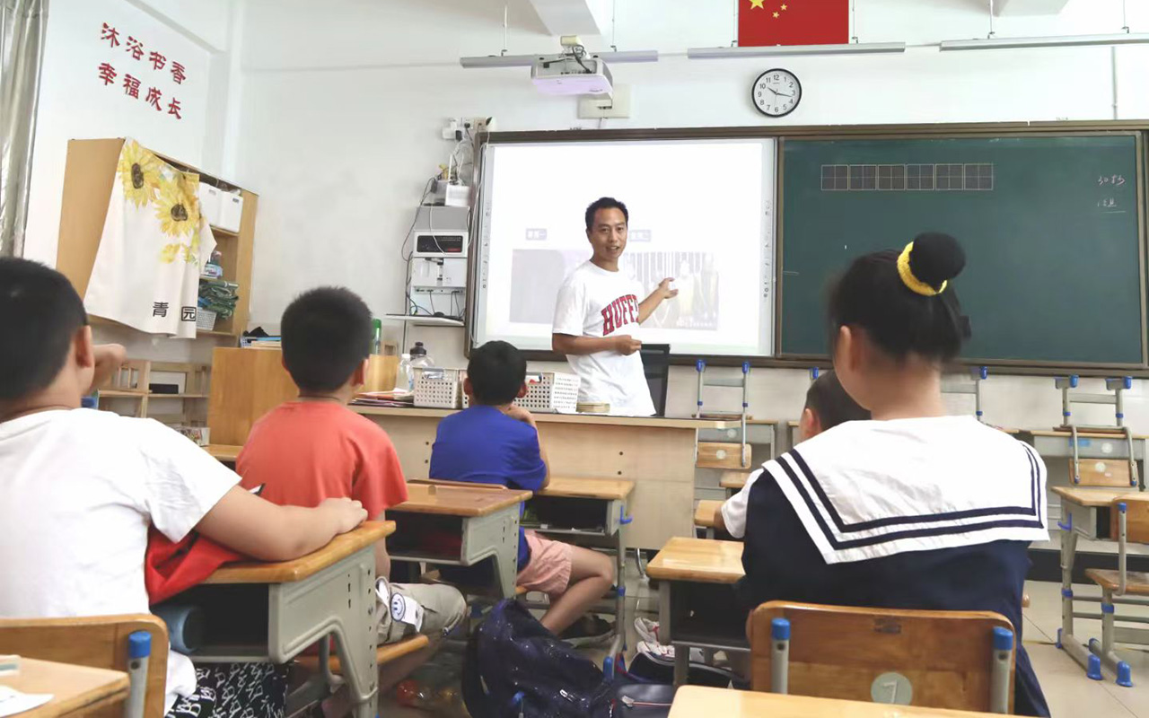 荆州钟公庙中心小学