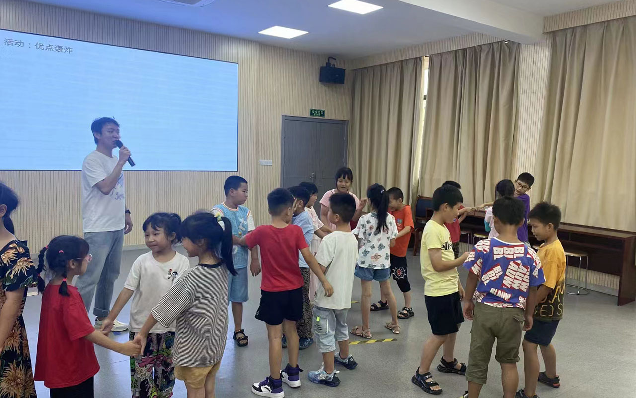荆州龙观乡中心学校